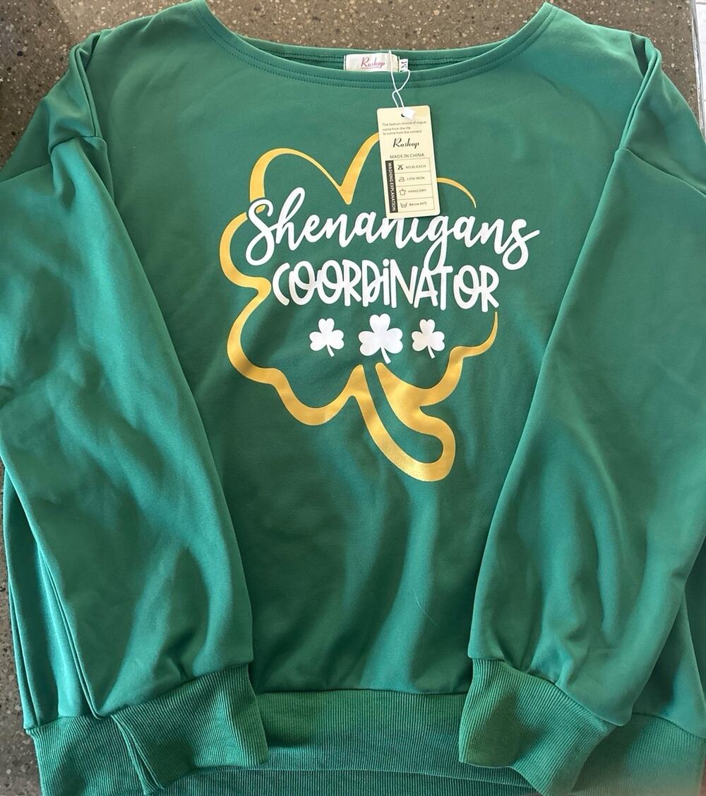 NWT Women's Roshop Sz M Green Shenanigans Coordinator LS Crewneck Sweatshirt